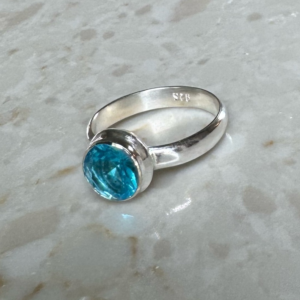 NWOT Sundance Bluemoss Ring, Blue Topaz, Sterling Silver - Picture 4 of 8